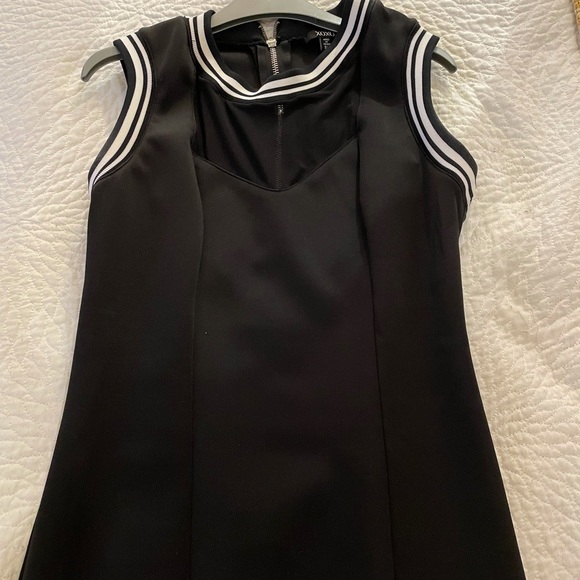 Black and with dress⚫️⚪️ - Picture 3 of 3